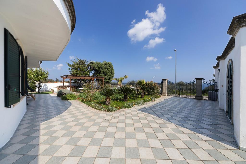 Villa La Ripostiera by BarbarHouse Castro  Exterior foto