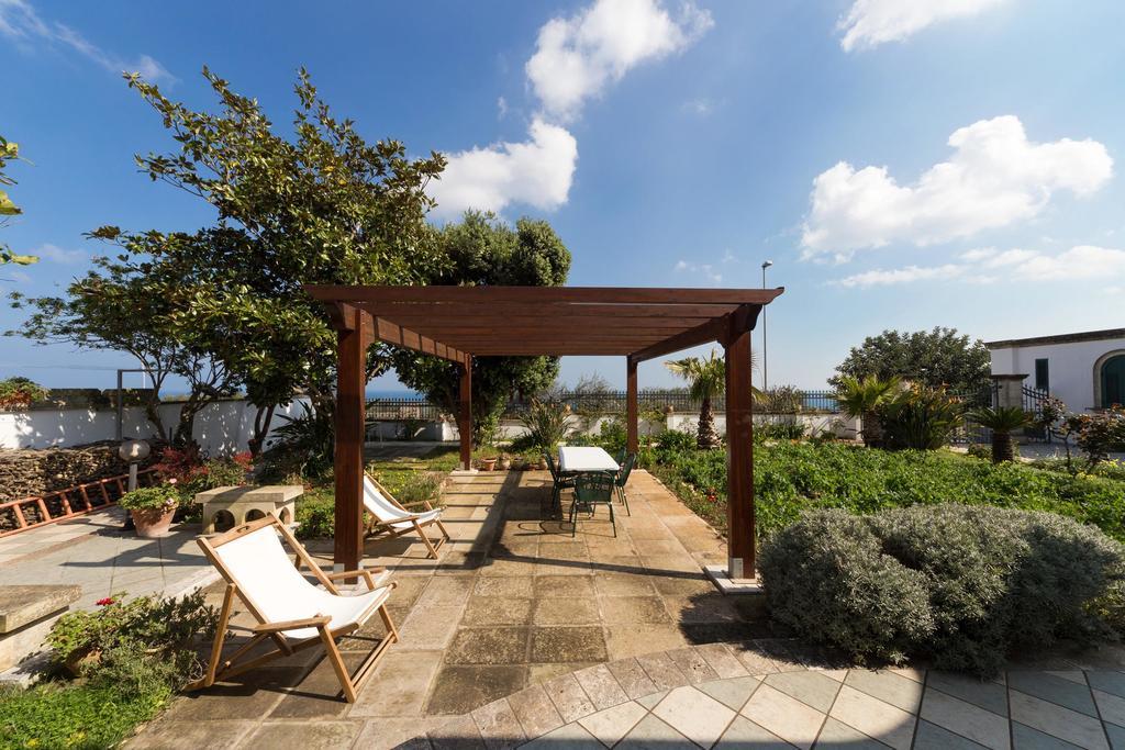 Villa La Ripostiera by BarbarHouse Castro  Exterior foto